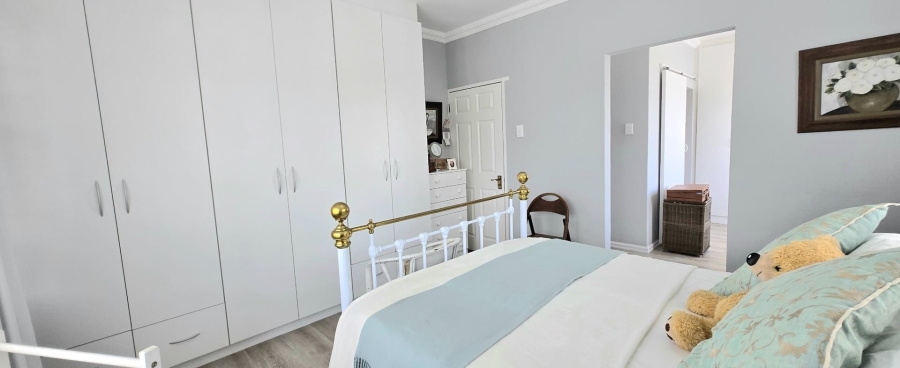 5 Bedroom Property for Sale in Franskraal Western Cape